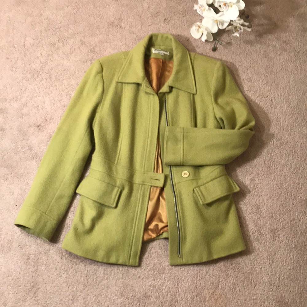 Bright green heavy coat with zipper vintage